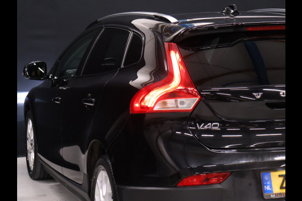 Volvo V40 Cross Country 1.5 T3 Polar+ Luxury [TREKHAAK, PANORAMADAK, KEYLESS ENTRY, CAMERA, VOL LEDER, STOELVERWARMING, NIEUWSTAAT]