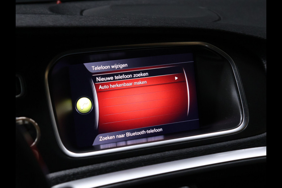 Volvo V40 Cross Country 1.5 T3 Polar+ Luxury [TREKHAAK, PANORAMADAK, KEYLESS ENTRY, CAMERA, VOL LEDER, STOELVERWARMING, NIEUWSTAAT]