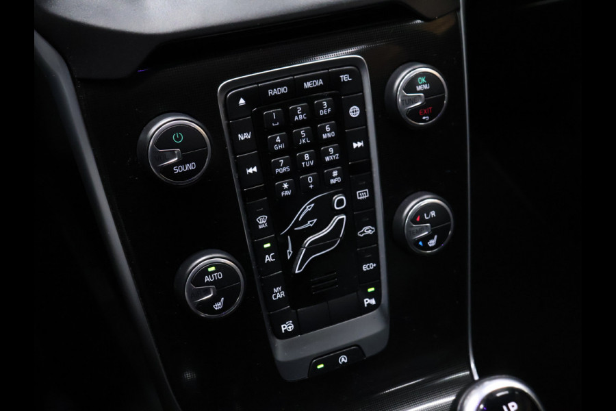 Volvo V40 Cross Country 1.5 T3 Polar+ Luxury [TREKHAAK, PANORAMADAK, KEYLESS ENTRY, CAMERA, VOL LEDER, STOELVERWARMING, NIEUWSTAAT]