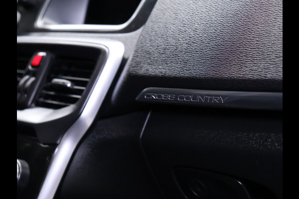Volvo V40 Cross Country 1.5 T3 Polar+ Luxury [TREKHAAK, PANORAMADAK, KEYLESS ENTRY, CAMERA, VOL LEDER, STOELVERWARMING, NIEUWSTAAT]