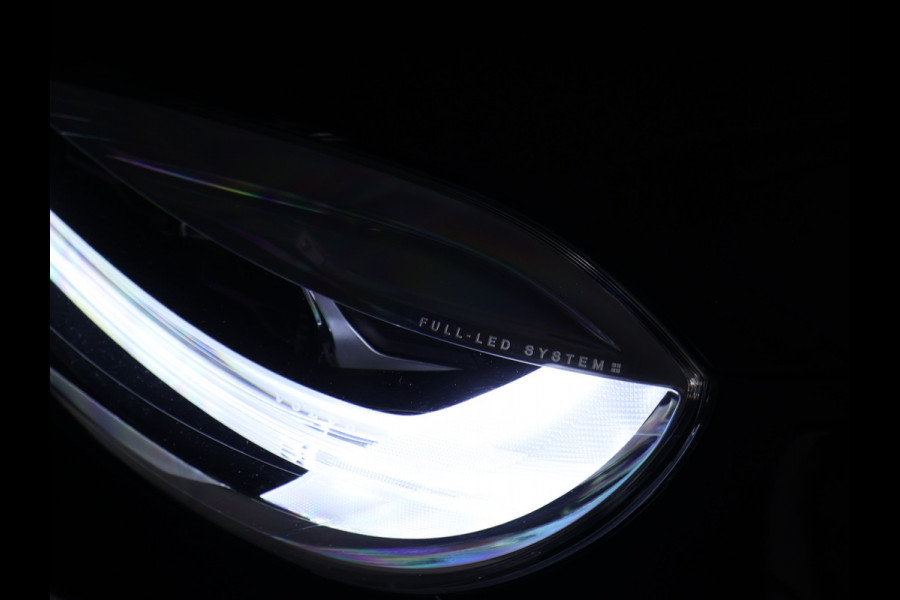 Volvo V40 Cross Country 1.5 T3 Polar+ Luxury [TREKHAAK, PANORAMADAK, KEYLESS ENTRY, CAMERA, VOL LEDER, STOELVERWARMING, NIEUWSTAAT]