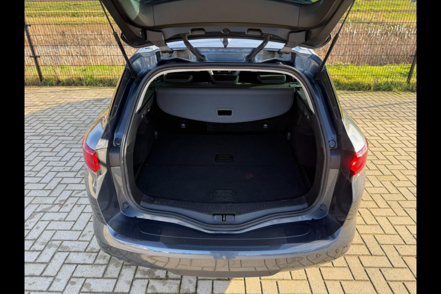 Renault Mégane Estate 1.3 TCe 140 Techno | Camera | PDC | Keyless | Lane assist