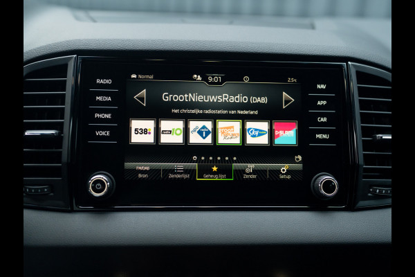 Škoda Karoq 1.5 TSI ACT Sportline Business | Trekhaak wegkl. | Camera | Prijs Rijklaar!!