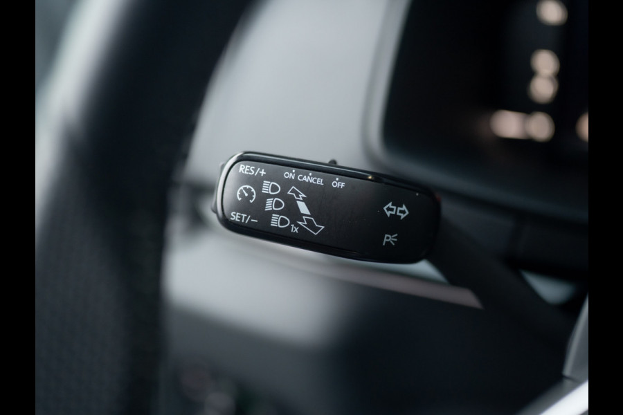 Škoda Karoq 1.5 TSI ACT Sportline Business | Trekhaak wegkl. | Camera | Prijs Rijklaar!!