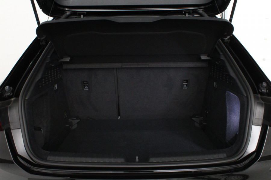 Audi A3 Sportback 35 TFSI S line edition > Full S line/Matrix-LED/Black-Optiek/19inch/Mythoszwart metallic