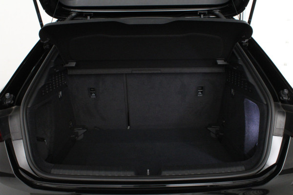 Audi A3 Sportback 35 TFSI S line edition > Full S line/Matrix-LED/Black-Optiek/19inch/Mythoszwart metallic