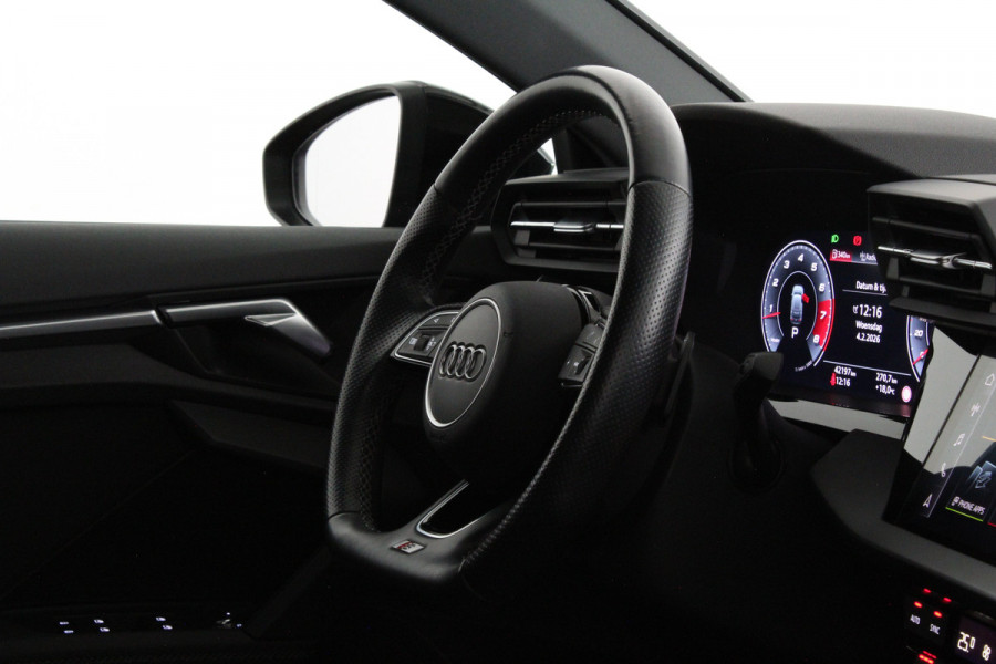 Audi A3 Sportback 35 TFSI S line edition > Full S line/Matrix-LED/Black-Optiek/19inch/Mythoszwart metallic