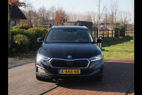 Škoda Octavia Combi 1.0 e-TSI Business Edition Plus | Head-Up Display | Sfeerverlichting | Automaat | Cruise Control | Apple Carplay | Parkeersensoren |