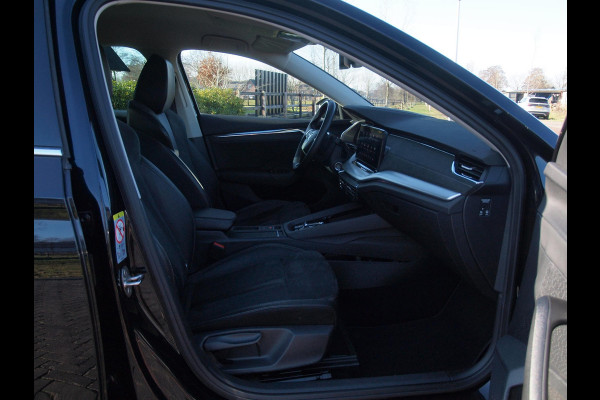 Škoda Octavia Combi 1.0 e-TSI Business Edition Plus | Head-Up Display | Sfeerverlichting | Automaat | Cruise Control | Apple Carplay | Parkeersensoren |
