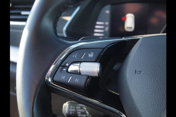 Škoda Octavia Combi 1.0 e-TSI Business Edition Plus | Head-Up Display | Sfeerverlichting | Automaat | Cruise Control | Apple Carplay | Parkeersensoren |