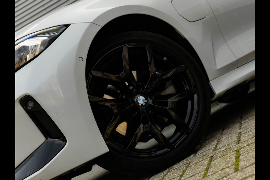 BMW 3 Serie Touring 330e xDrive - M-Sport - LCI 2 - Memoryzetel - Head-up - Driving + Parking Ass