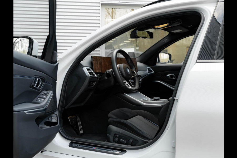 BMW 3 Serie Touring 330e xDrive - M-Sport - LCI 2 - Memoryzetel - Head-up - Driving + Parking Ass