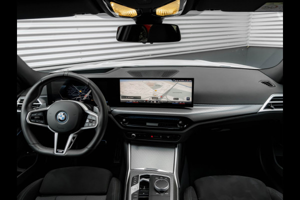 BMW 3 Serie Touring 330e xDrive - M-Sport - LCI 2 - Memoryzetel - Head-up - Driving + Parking Ass