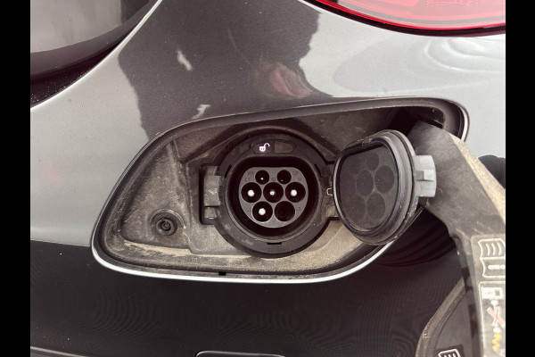 Mercedes-Benz C-Klasse 300 e Business Solution AMG Limited ( Plug-in ) (INCL.BTW) *PANO | LEATHER | MULTIBEAM-LED | DISTRONIC | DIGI-COCKPIT | HEATED-SPORTSEATS | TOP-VIEW | NAVI-FULLMAP | DAB+ | KEYLESS | TOWBAR | 18''ALU*