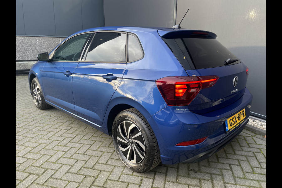 Volkswagen Polo 1.0 TSI Life Edition Achteruitrijcamera - Cruise control - Airco - Apple carplay - Navigatiesysteem - Parkeersensoren voor en achter - Licht metalen velgen 15 inch - Radio - Stuur multifunctioneel - Extra getint glas achter - Elektrische ramen voor en achter - Regensensor - Start/stop systeem