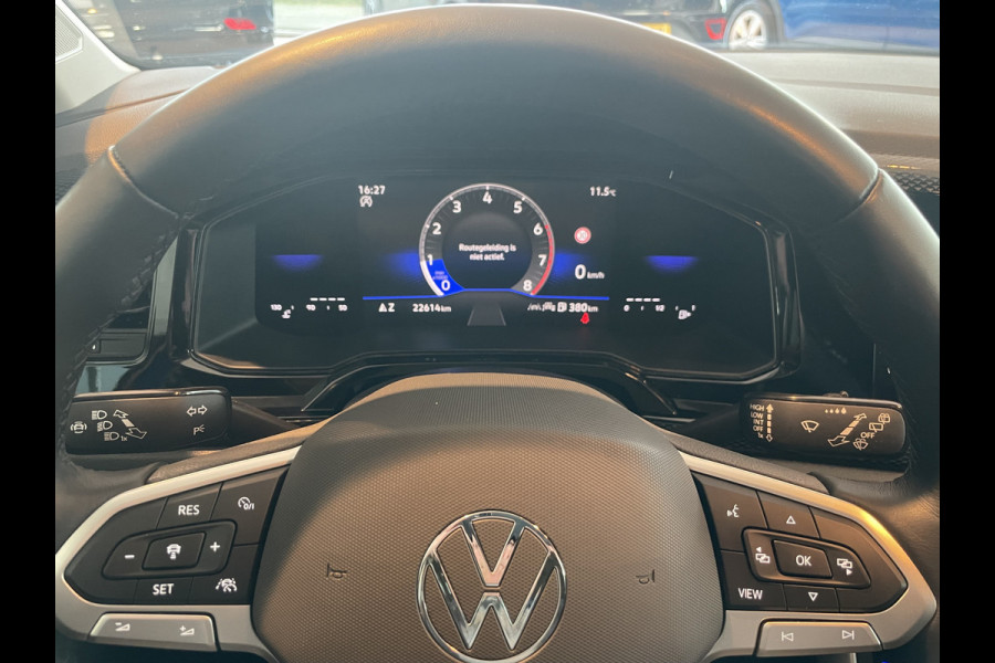 Volkswagen Polo 1.0 TSI Life Edition Achteruitrijcamera - Cruise control - Airco - Apple carplay - Navigatiesysteem - Parkeersensoren voor en achter - Licht metalen velgen 15 inch - Radio - Stuur multifunctioneel - Extra getint glas achter - Elektrische ramen voor en achter - Regensensor - Start/stop systeem