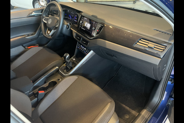 Volkswagen Polo 1.0 TSI Life Edition Achteruitrijcamera - Cruise control - Airco - Apple carplay - Navigatiesysteem - Parkeersensoren voor en achter - Licht metalen velgen 15 inch - Radio - Stuur multifunctioneel - Extra getint glas achter - Elektrische ramen voor en achter - Regensensor - Start/stop systeem