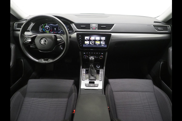 Škoda Superb Combi 1.4 TSI iV 218PK Style | Camera | Trekhaak | Keyless | Adaptive Cruise | Memory | Virtual | Carplay