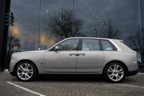 Rolls-Royce Cullinan 6.75 V12 / Bespoke Audio / Starlight / Twin-Coachline