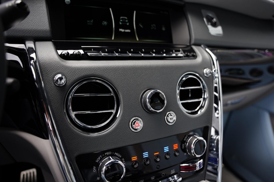 Rolls-Royce Cullinan 6.75 V12 / Bespoke Audio / Starlight / Twin-Coachline