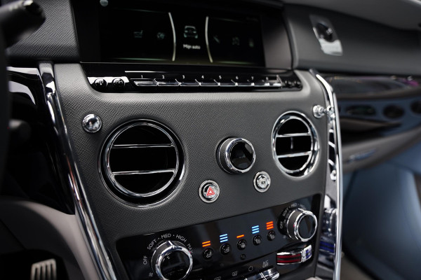 Rolls-Royce Cullinan 6.75 V12 / Bespoke Audio / Starlight / Twin-Coachline