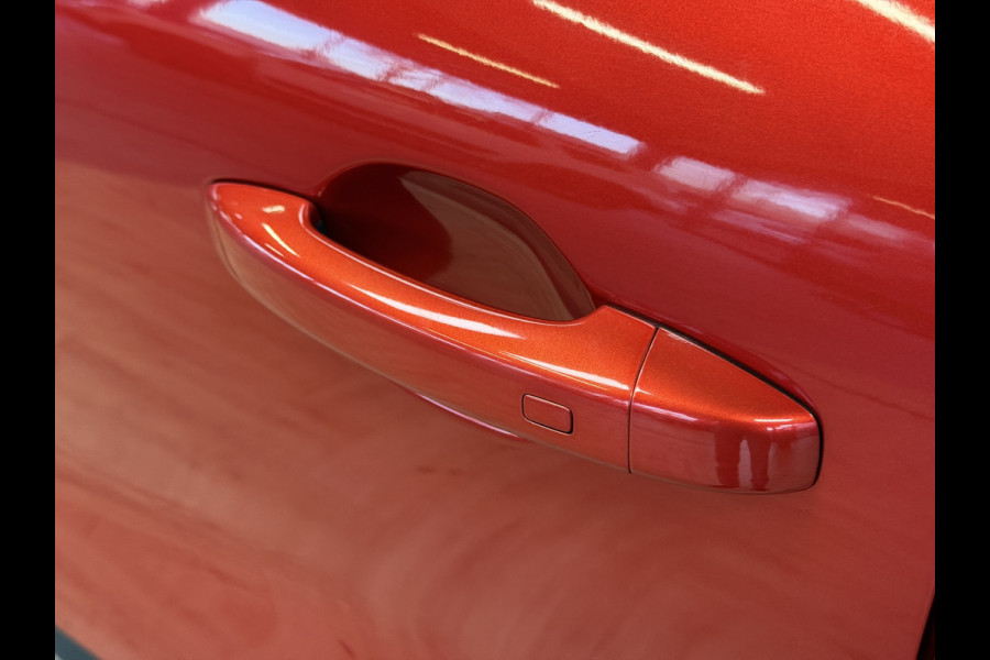 Renault Captur 1.3 TCe 130 Intens | Navi | ACC | Blindspot | Camera |17" | PDC V+A | 100% Onderhouden!