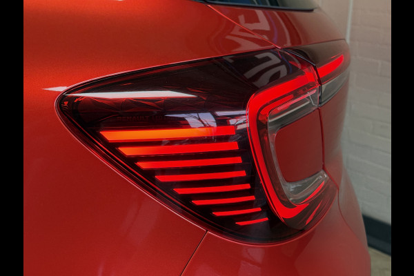 Renault Captur 1.3 TCe 130 Intens | Navi | ACC | Blindspot | Camera |17" | PDC V+A | 100% Onderhouden!