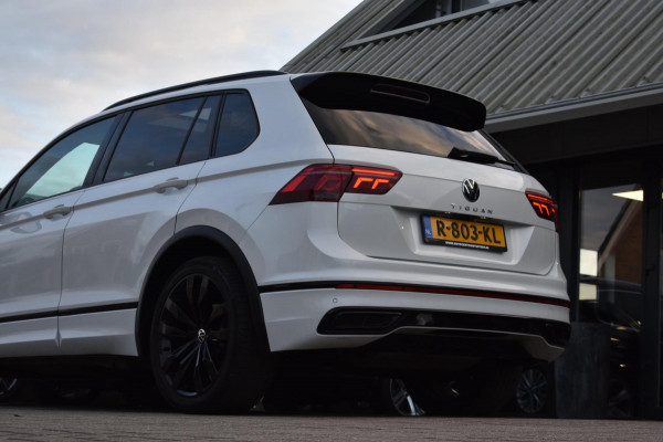 Volkswagen Tiguan 1.5 TSI R-Line | BLACK STYLE | PANORAMADAK | NAP | CAMERA | IQ LIGHT