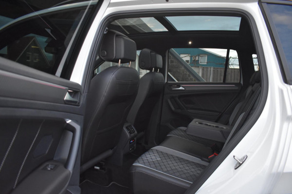 Volkswagen Tiguan 1.5 TSI R-Line | BLACK STYLE | PANORAMADAK | NAP | CAMERA | IQ LIGHT