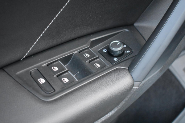 Volkswagen Tiguan 1.5 TSI R-Line | BLACK STYLE | PANORAMADAK | NAP | CAMERA | IQ LIGHT