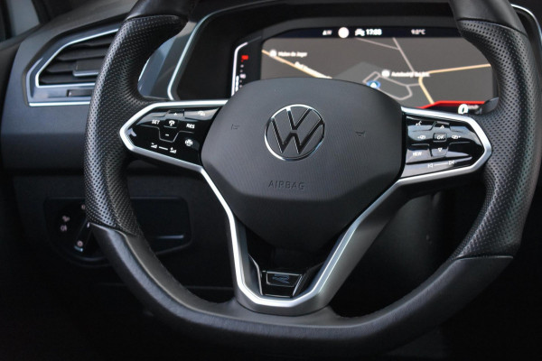 Volkswagen Tiguan 1.5 TSI R-Line | BLACK STYLE | PANORAMADAK | NAP | CAMERA | IQ LIGHT