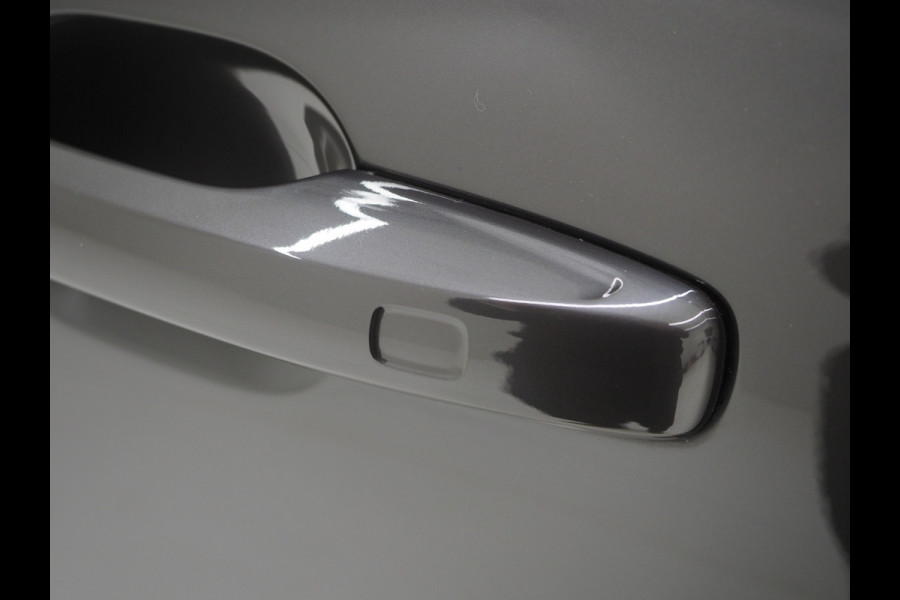 Volvo XC60 2.0 T6 Plug-in hybrid AWD Ultimate Dark Long Range | Panoramadak | Pilot Assist | Harman/Kardon | Head Up | Camera | Keyless | Carplay