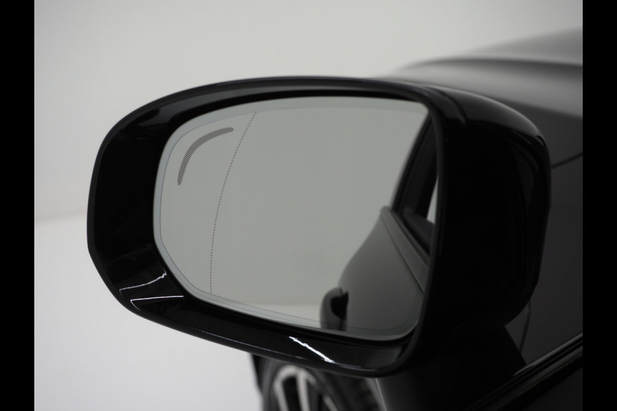 Volvo XC60 2.0 T6 Plug-in hybrid AWD Ultimate Dark Long Range | Panoramadak | Pilot Assist | Harman/Kardon | Head Up | Camera | Keyless | Carplay