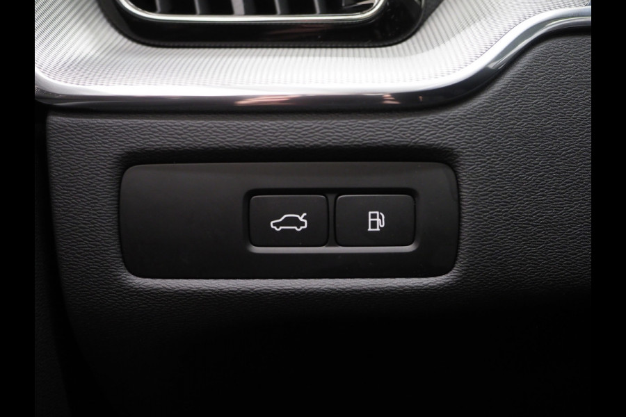 Volvo XC60 2.0 T6 Plug-in hybrid AWD Ultimate Dark Long Range | Panoramadak | Pilot Assist | Harman/Kardon | Head Up | Camera | Keyless | Carplay