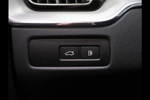 Volvo XC60 2.0 T6 Plug-in hybrid AWD Ultimate Dark Long Range | Panoramadak | Pilot Assist | Harman/Kardon | Head Up | Camera | Keyless | Carplay