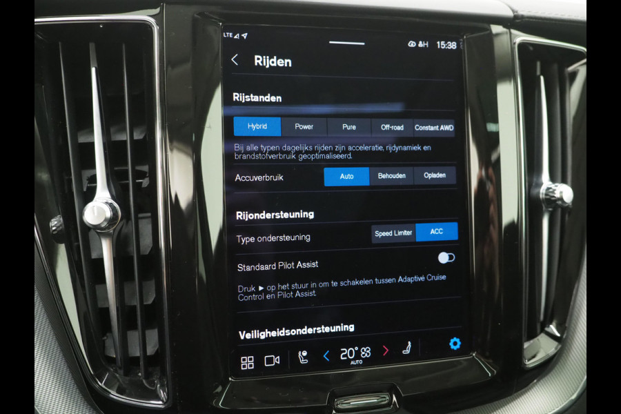 Volvo XC60 2.0 T6 Plug-in hybrid AWD Ultimate Dark Long Range | Panoramadak | Pilot Assist | Harman/Kardon | Head Up | Camera | Keyless | Carplay