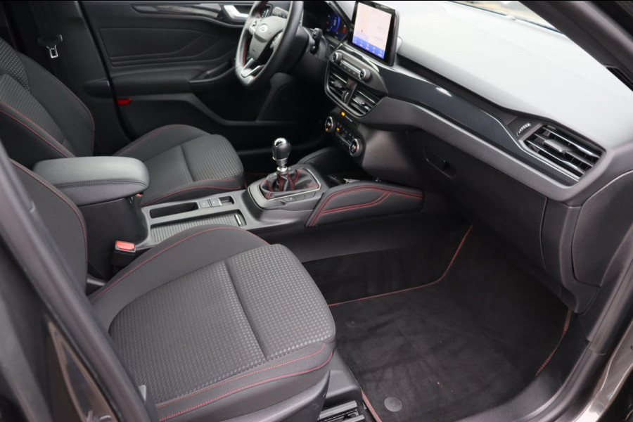 Ford Focus 1.0 EcoBoost Hybrid ST Line X Business org.NL trekhaak digi-dashboard camera