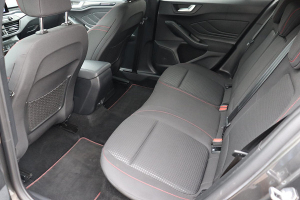 Ford Focus 1.0 EcoBoost Hybrid ST Line X Business org.NL trekhaak digi-dashboard camera