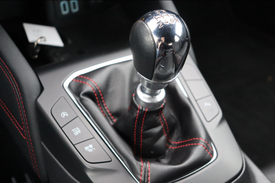 Ford Focus 1.0 EcoBoost Hybrid ST Line X Business org.NL trekhaak digi-dashboard camera