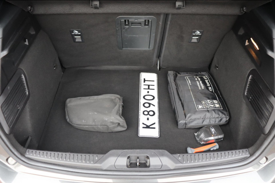 Ford Focus 1.0 EcoBoost Hybrid ST Line X Business org.NL trekhaak digi-dashboard camera