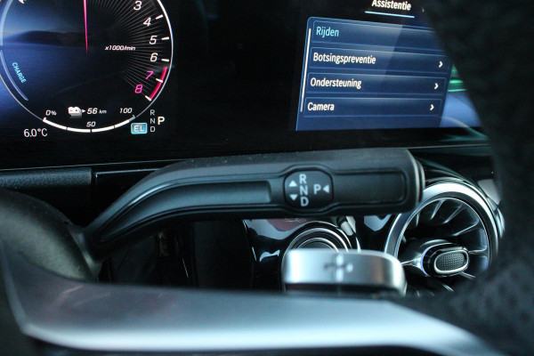 Mercedes-Benz GLA 250 e AMG LINE "NIEUW MODEL!" | PANORAMISCH SCHUIF/KANTEL DAK | SFEER VERLICHTING | ELEKTRISCH BEDIENBARE VOORSTOELEN MET GEHEUGENFUNCTIE EN "ZITKINEMATICA" | DRAADLOZE APPLE CARPLAY/ANDROID AUTO | NIGHT PAKKET: DAKRELING ZWART, ZIJRUITEN EN ACHTERRUITEN ZWART, LICHTMETALEN VELGEN 20" ZWART | HEAD UP DISPLAY | REALITY-NAVIGATIE  | 360° CAMERA | MULTI BEAM LED KOPLAMPEN | DODEHOEK DETECTIE | ADAPTIVE CRUISE CONTROL | KEYLESS GO | ELEKTRISCH BEDIENBARE ACHTERKLEP | DRAADLOZE TELEFOONLADER | SURROUND BURMESTER AUDIO | WINTERPAKKET: STUUR/STOEL VERWARMING |