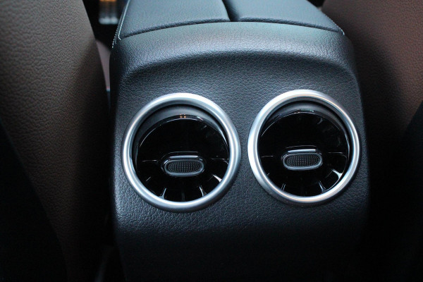 Mercedes-Benz GLA 250 e AMG LINE "NIEUW MODEL!" | PANORAMISCH SCHUIF/KANTEL DAK | SFEER VERLICHTING | ELEKTRISCH BEDIENBARE VOORSTOELEN MET GEHEUGENFUNCTIE EN "ZITKINEMATICA" | DRAADLOZE APPLE CARPLAY/ANDROID AUTO | NIGHT PAKKET: DAKRELING ZWART, ZIJRUITEN EN ACHTERRUITEN ZWART, LICHTMETALEN VELGEN 20" ZWART | HEAD UP DISPLAY | REALITY-NAVIGATIE  | 360° CAMERA | MULTI BEAM LED KOPLAMPEN | DODEHOEK DETECTIE | ADAPTIVE CRUISE CONTROL | KEYLESS GO | ELEKTRISCH BEDIENBARE ACHTERKLEP | DRAADLOZE TELEFOONLADER | SURROUND BURMESTER AUDIO | WINTERPAKKET: STUUR/STOEL VERWARMING |