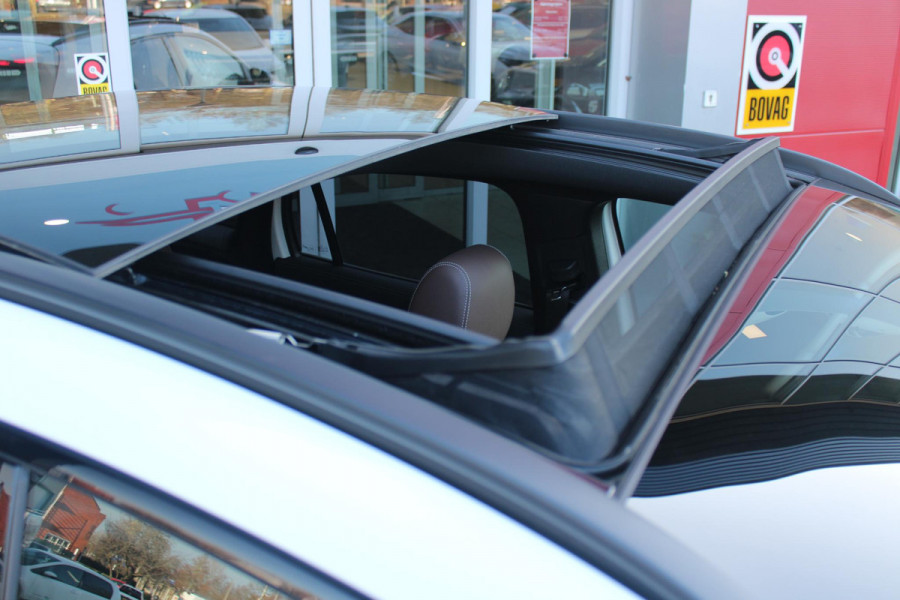 Mercedes-Benz GLA 250 e AMG LINE "NIEUW MODEL!" | PANORAMISCH SCHUIF/KANTEL DAK | SFEER VERLICHTING | ELEKTRISCH BEDIENBARE VOORSTOELEN MET GEHEUGENFUNCTIE EN "ZITKINEMATICA" | DRAADLOZE APPLE CARPLAY/ANDROID AUTO | NIGHT PAKKET: DAKRELING ZWART, ZIJRUITEN EN ACHTERRUITEN ZWART, LICHTMETALEN VELGEN 20" ZWART | HEAD UP DISPLAY | REALITY-NAVIGATIE  | 360° CAMERA | MULTI BEAM LED KOPLAMPEN | DODEHOEK DETECTIE | ADAPTIVE CRUISE CONTROL | KEYLESS GO | ELEKTRISCH BEDIENBARE ACHTERKLEP | DRAADLOZE TELEFOONLADER | SURROUND BURMESTER AUDIO | WINTERPAKKET: STUUR/STOEL VERWARMING |