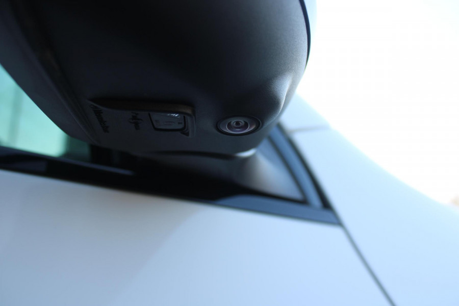 Mercedes-Benz GLA 250 e AMG LINE "NIEUW MODEL!" | PANORAMISCH SCHUIF/KANTEL DAK | SFEER VERLICHTING | ELEKTRISCH BEDIENBARE VOORSTOELEN MET GEHEUGENFUNCTIE EN "ZITKINEMATICA" | DRAADLOZE APPLE CARPLAY/ANDROID AUTO | NIGHT PAKKET: DAKRELING ZWART, ZIJRUITEN EN ACHTERRUITEN ZWART, LICHTMETALEN VELGEN 20" ZWART | HEAD UP DISPLAY | REALITY-NAVIGATIE  | 360° CAMERA | MULTI BEAM LED KOPLAMPEN | DODEHOEK DETECTIE | ADAPTIVE CRUISE CONTROL | KEYLESS GO | ELEKTRISCH BEDIENBARE ACHTERKLEP | DRAADLOZE TELEFOONLADER | SURROUND BURMESTER AUDIO | WINTERPAKKET: STUUR/STOEL VERWARMING |