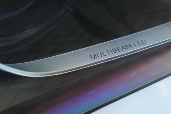 Mercedes-Benz GLA 250 e AMG LINE "NIEUW MODEL!" | PANORAMISCH SCHUIF/KANTEL DAK | SFEER VERLICHTING | ELEKTRISCH BEDIENBARE VOORSTOELEN MET GEHEUGENFUNCTIE EN "ZITKINEMATICA" | DRAADLOZE APPLE CARPLAY/ANDROID AUTO | NIGHT PAKKET: DAKRELING ZWART, ZIJRUITEN EN ACHTERRUITEN ZWART, LICHTMETALEN VELGEN 20" ZWART | HEAD UP DISPLAY | REALITY-NAVIGATIE  | 360° CAMERA | MULTI BEAM LED KOPLAMPEN | DODEHOEK DETECTIE | ADAPTIVE CRUISE CONTROL | KEYLESS GO | ELEKTRISCH BEDIENBARE ACHTERKLEP | DRAADLOZE TELEFOONLADER | SURROUND BURMESTER AUDIO | WINTERPAKKET: STUUR/STOEL VERWARMING |