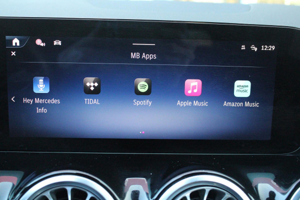 Mercedes-Benz GLA 250 e AMG LINE "NIEUW MODEL!" | PANORAMISCH SCHUIF/KANTEL DAK | SFEER VERLICHTING | ELEKTRISCH BEDIENBARE VOORSTOELEN MET GEHEUGENFUNCTIE EN "ZITKINEMATICA" | DRAADLOZE APPLE CARPLAY/ANDROID AUTO | NIGHT PAKKET: DAKRELING ZWART, ZIJRUITEN EN ACHTERRUITEN ZWART, LICHTMETALEN VELGEN 20" ZWART | HEAD UP DISPLAY | REALITY-NAVIGATIE  | 360° CAMERA | MULTI BEAM LED KOPLAMPEN | DODEHOEK DETECTIE | ADAPTIVE CRUISE CONTROL | KEYLESS GO | ELEKTRISCH BEDIENBARE ACHTERKLEP | DRAADLOZE TELEFOONLADER | SURROUND BURMESTER AUDIO | WINTERPAKKET: STUUR/STOEL VERWARMING |