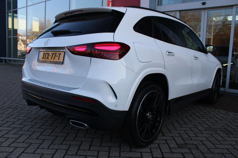 Mercedes-Benz GLA 250 e AMG LINE "NIEUW MODEL!" | PANORAMISCH SCHUIF/KANTEL DAK | SFEER VERLICHTING | ELEKTRISCH BEDIENBARE VOORSTOELEN MET GEHEUGENFUNCTIE EN "ZITKINEMATICA" | DRAADLOZE APPLE CARPLAY/ANDROID AUTO | NIGHT PAKKET: DAKRELING ZWART, ZIJRUITEN EN ACHTERRUITEN ZWART, LICHTMETALEN VELGEN 20" ZWART | HEAD UP DISPLAY | REALITY-NAVIGATIE  | 360° CAMERA | MULTI BEAM LED KOPLAMPEN | DODEHOEK DETECTIE | ADAPTIVE CRUISE CONTROL | KEYLESS GO | ELEKTRISCH BEDIENBARE ACHTERKLEP | DRAADLOZE TELEFOONLADER | SURROUND BURMESTER AUDIO | WINTERPAKKET: STUUR/STOEL VERWARMING |
