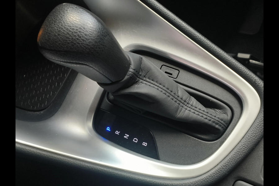 Toyota Yaris 1.5 Hybrid 115 Business Rijklaar + 12 maanden Bovag-garantie Henk Jongen Auto's in Helmond,  al 50 jaar service zoals 't hoort!