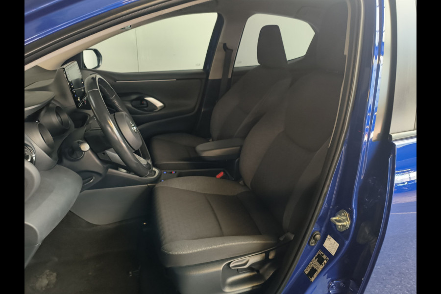 Toyota Yaris 1.5 Hybrid 115 Business Rijklaar + 12 maanden Bovag-garantie Henk Jongen Auto's in Helmond,  al 50 jaar service zoals 't hoort!