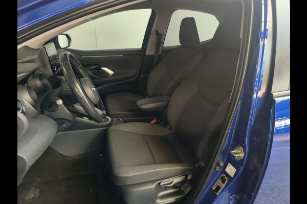 Toyota Yaris 1.5 Hybrid 115 Business Rijklaar + 12 maanden Bovag-garantie Henk Jongen Auto's in Helmond,  al 50 jaar service zoals 't hoort!